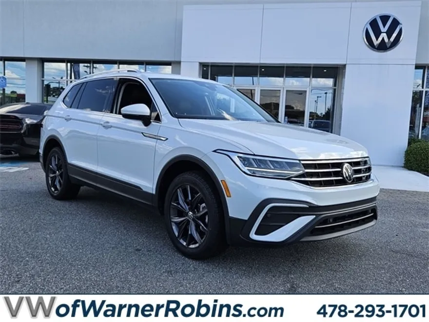 2023 Volkswagen Tiguan SE photo 1