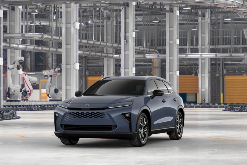 2025 Toyota Crown Signia XLE photo 1