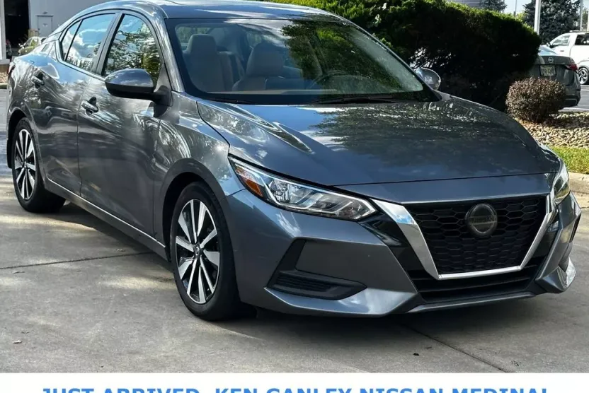 2022 Nissan Sentra SV photo 1