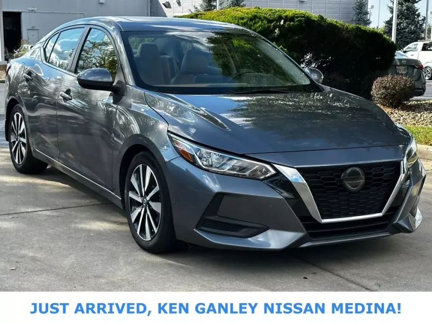 2022 Nissan Sentra SV photo 1
