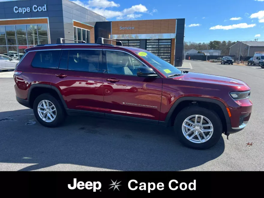 2022 Jeep Grand Cherokee Laredo photo 1