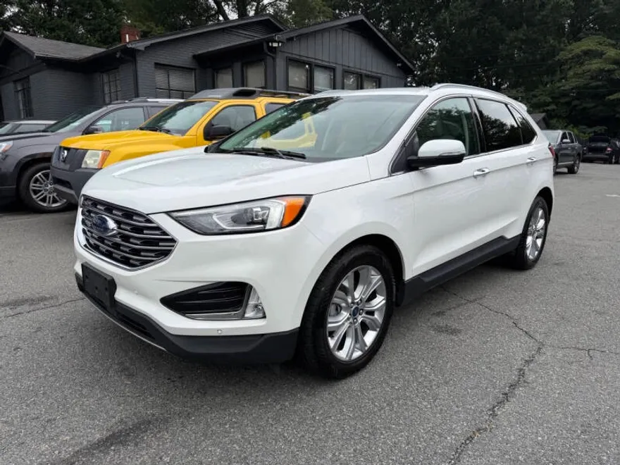 2020 Ford Edge Titanium photo 1