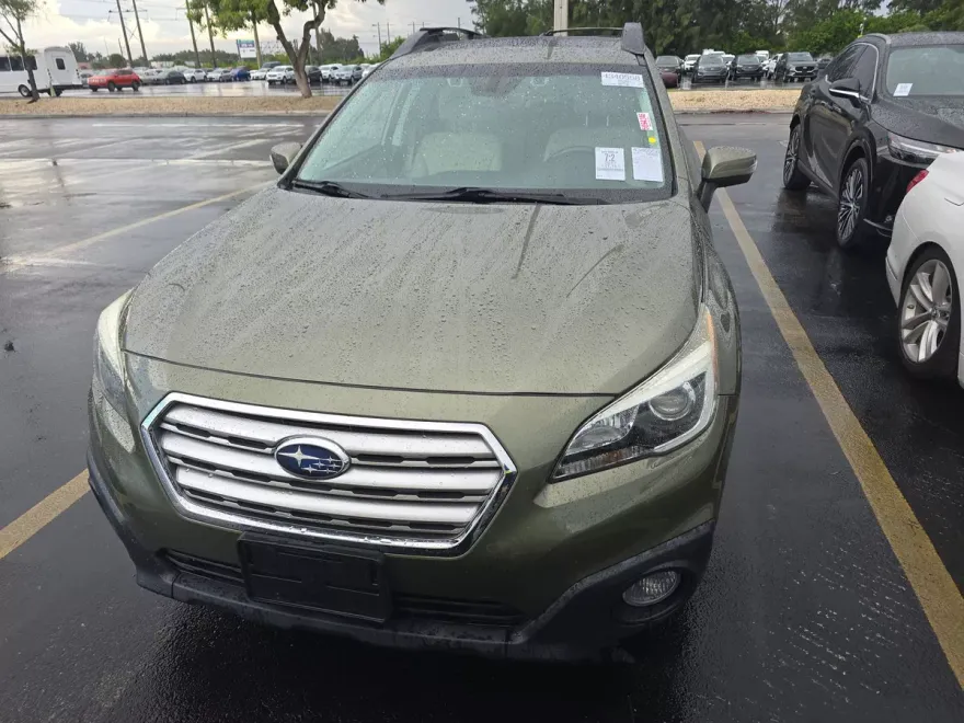 2017 Subaru Outback 2.5i Premium photo 1