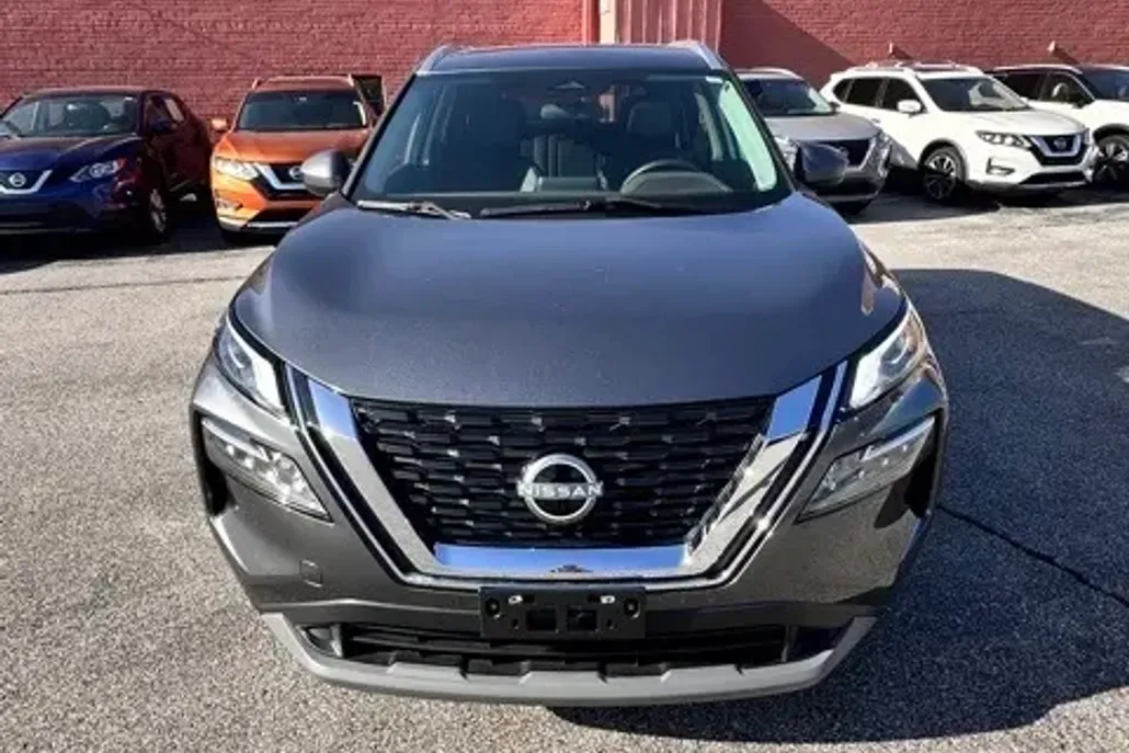 2023 Nissan Rogue SV photo 1