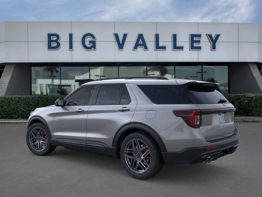 2025 Ford Explorer ST photo 1