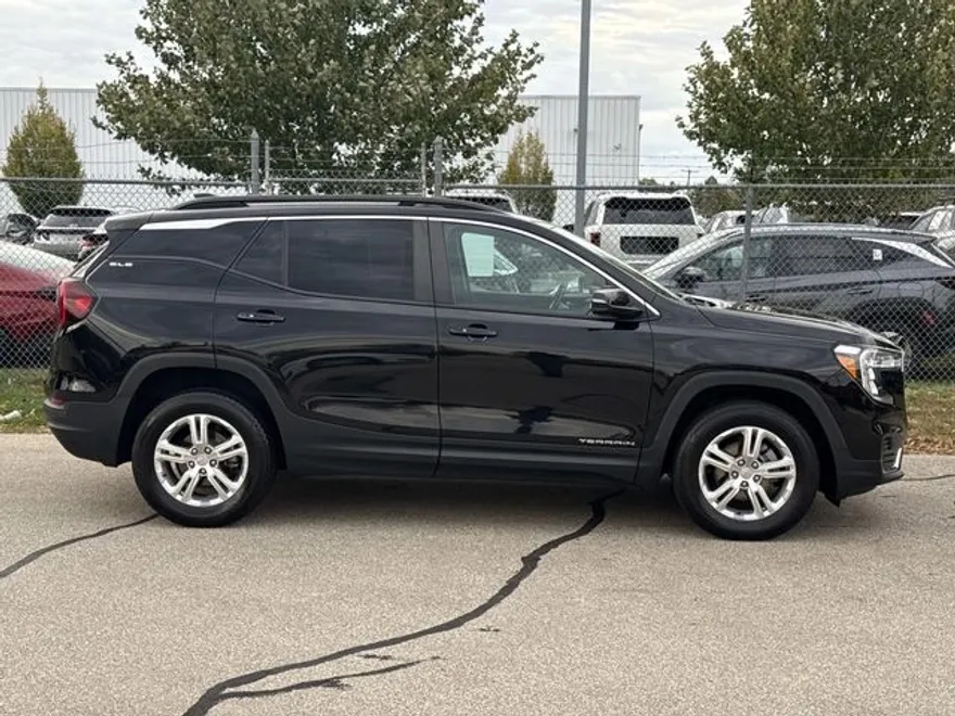 2022 Gmc Terrain SLE photo 1
