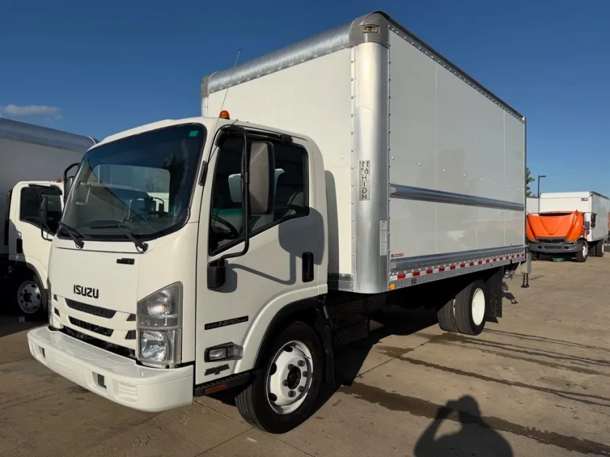 2020 Isuzu NPR photo 1