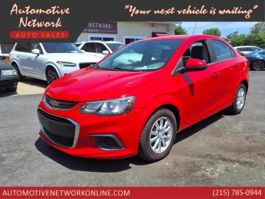 2017 Chevrolet Sonic LT photo 1