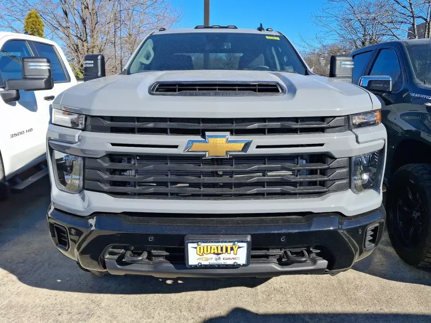 2025 Chevrolet Silverado 2500HD Custom photo 1