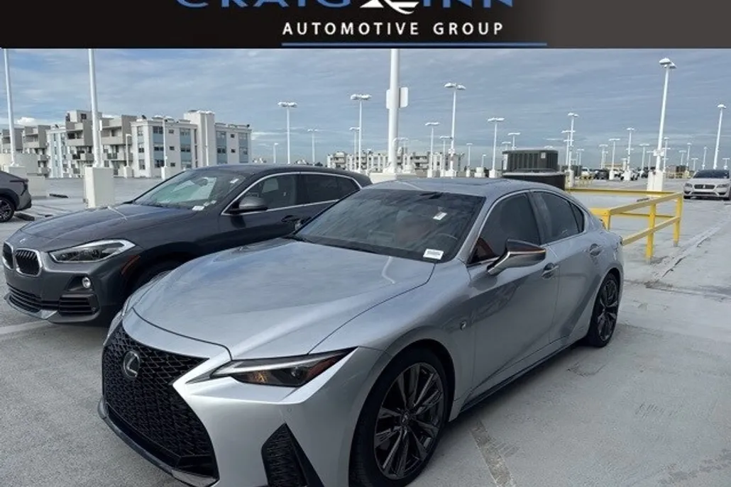 2022 Lexus IS 350 F SPORT photo 1
