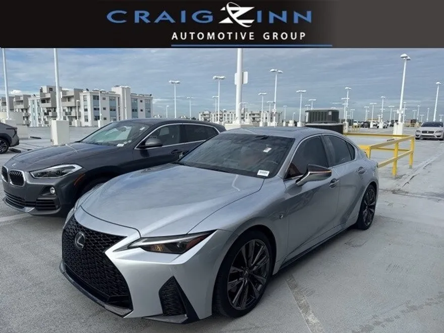 2022 Lexus IS 350 F SPORT photo 1