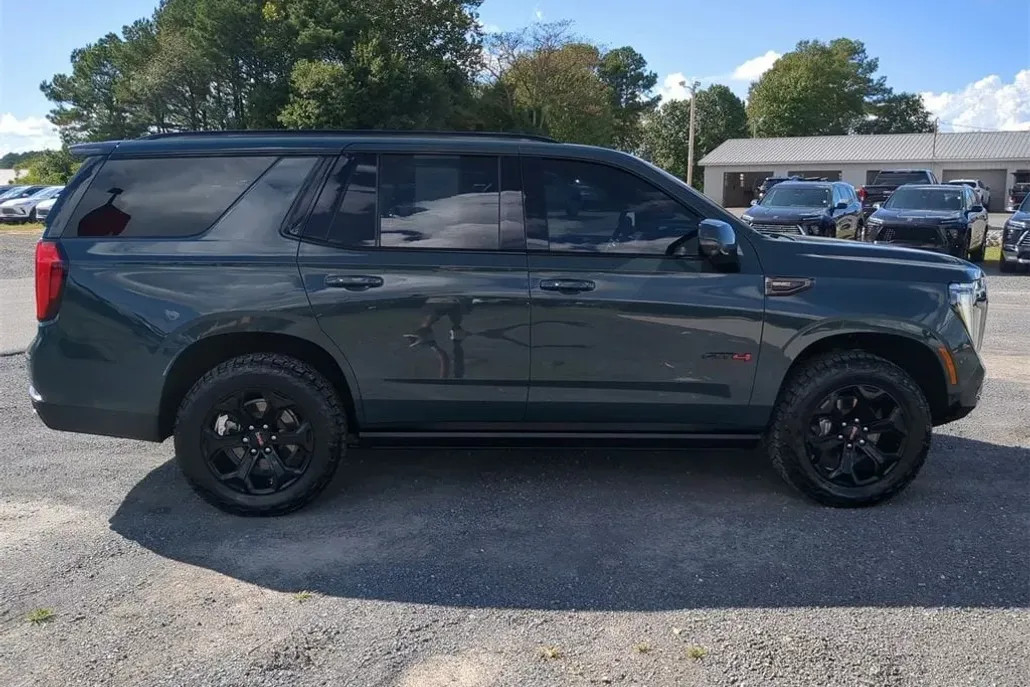 2025 Gmc Yukon AT4 Ultimate photo 1
