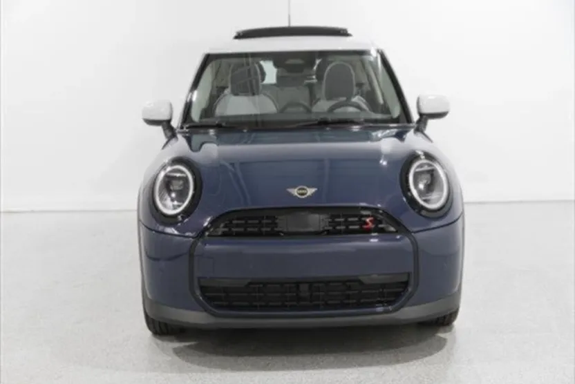 2025 Mini Cooper 4 Door Hardtop Signature photo 1