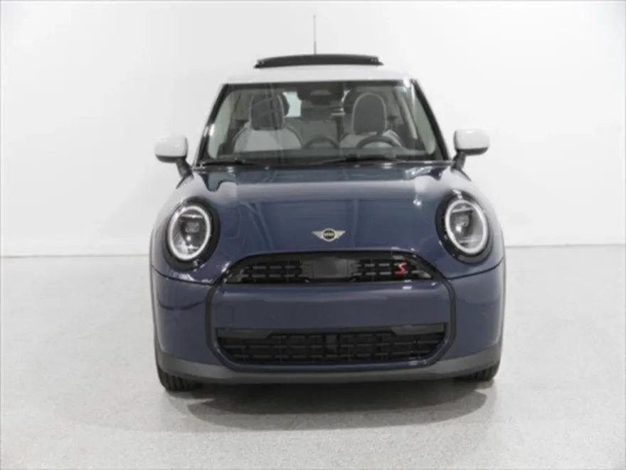 2025 Mini Cooper 4 Door Hardtop Signature photo 1