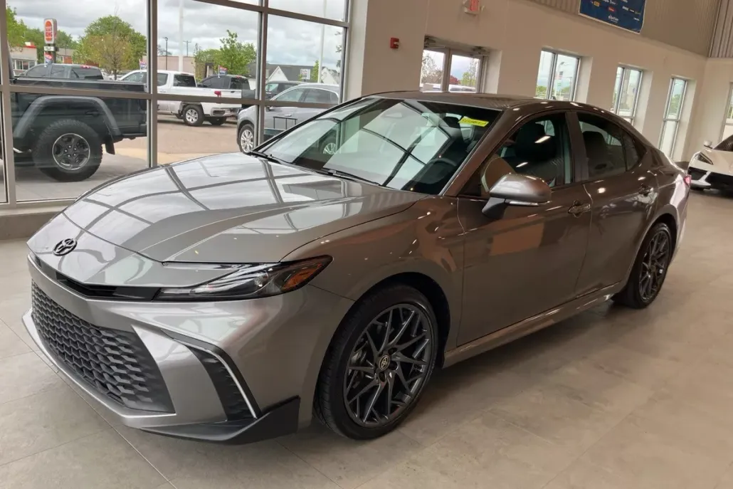 2025 Toyota Camry XSE photo 1