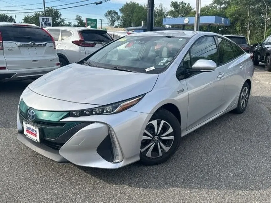 2018 Toyota Prius Prime Plus photo 1