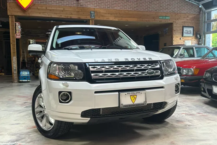 2014 Land Rover LR2 HSE photo 1