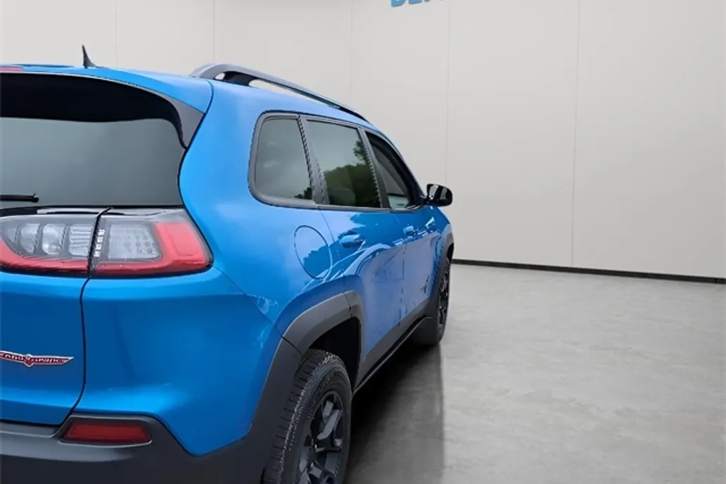 2022 Jeep Cherokee Trailhawk photo 1