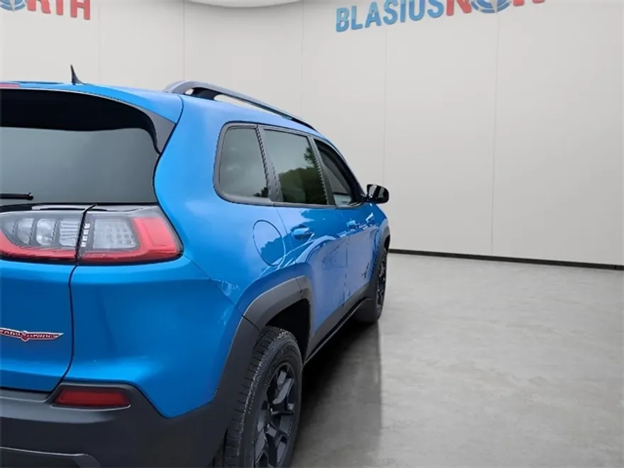 2022 Jeep Cherokee Trailhawk photo 1