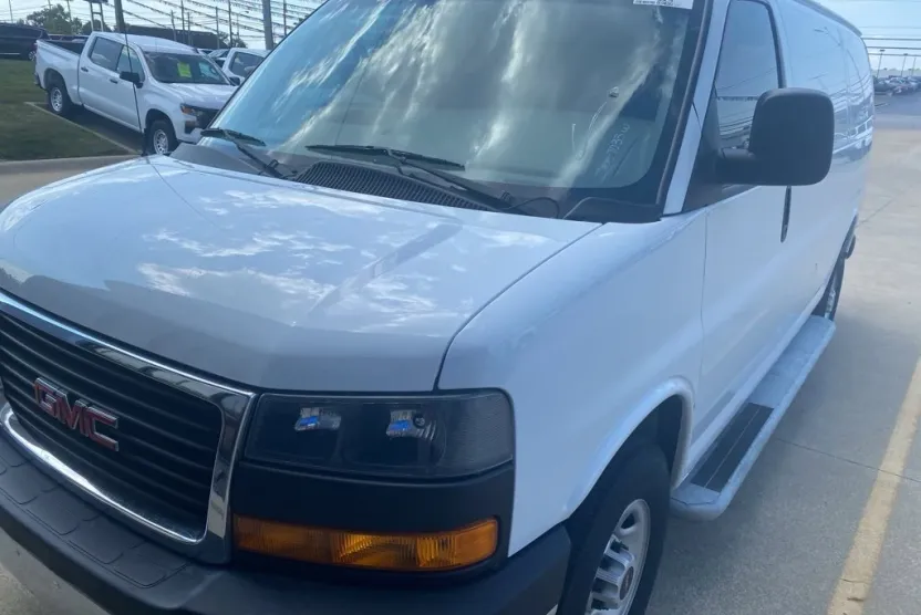 2023 Gmc Savana Cargo 2500 photo 1