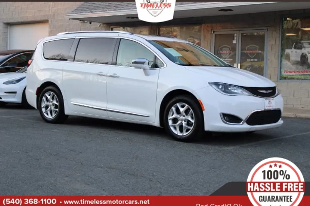 2020 Chrysler Pacifica Limited photo 1