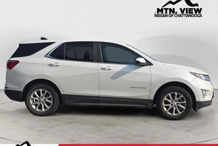2021 Chevrolet Equinox LT photo 1