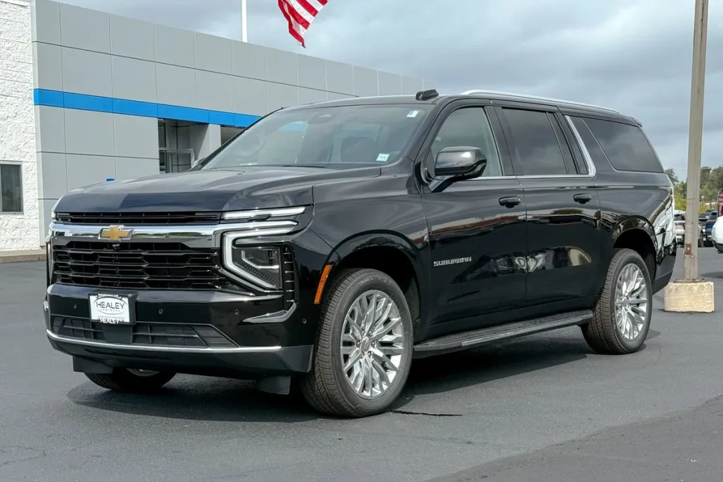 2025 Chevrolet Suburban LS photo 1
