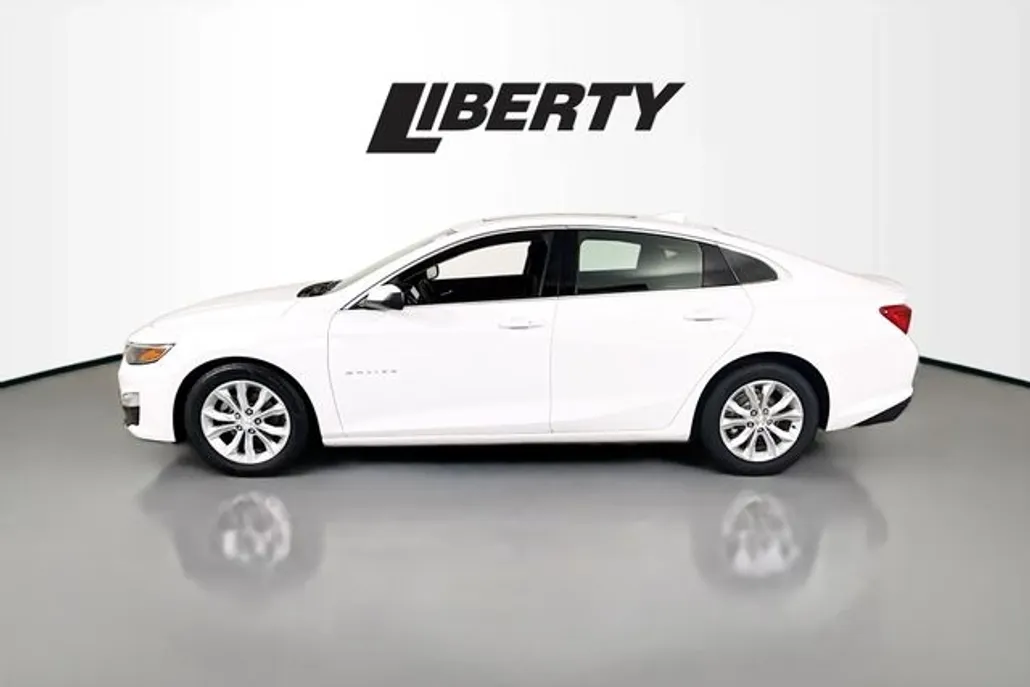 2024 Chevrolet Malibu 1LT photo 1