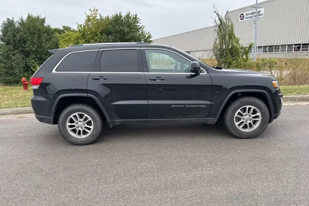 2018 Jeep Grand Cherokee Laredo E photo 1