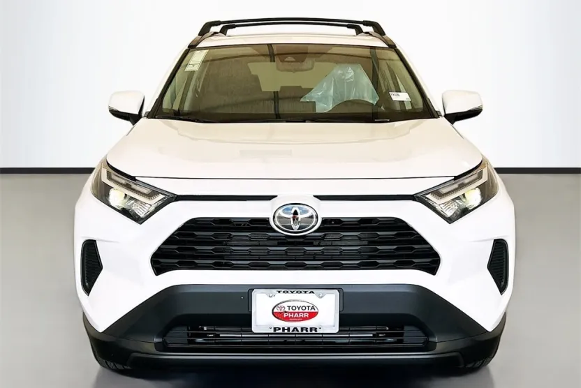 2025 Toyota RAV4 XLE photo 1