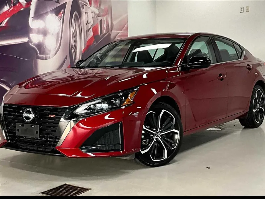 2024 Nissan Altima 2.5 SR photo 1