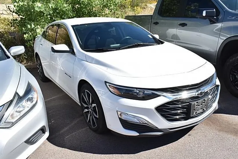 2022 Chevrolet Malibu RS photo 1