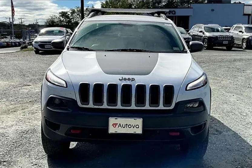 2017 Jeep Cherokee Trailhawk photo 1