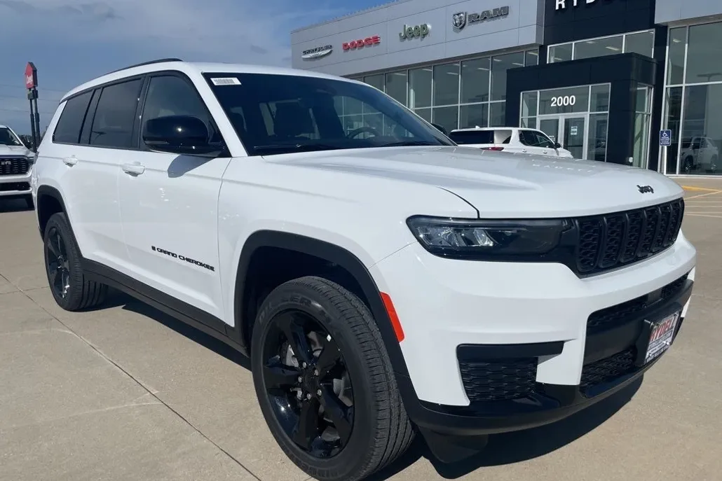 2025 Jeep Grand Cherokee Altitude X photo 1