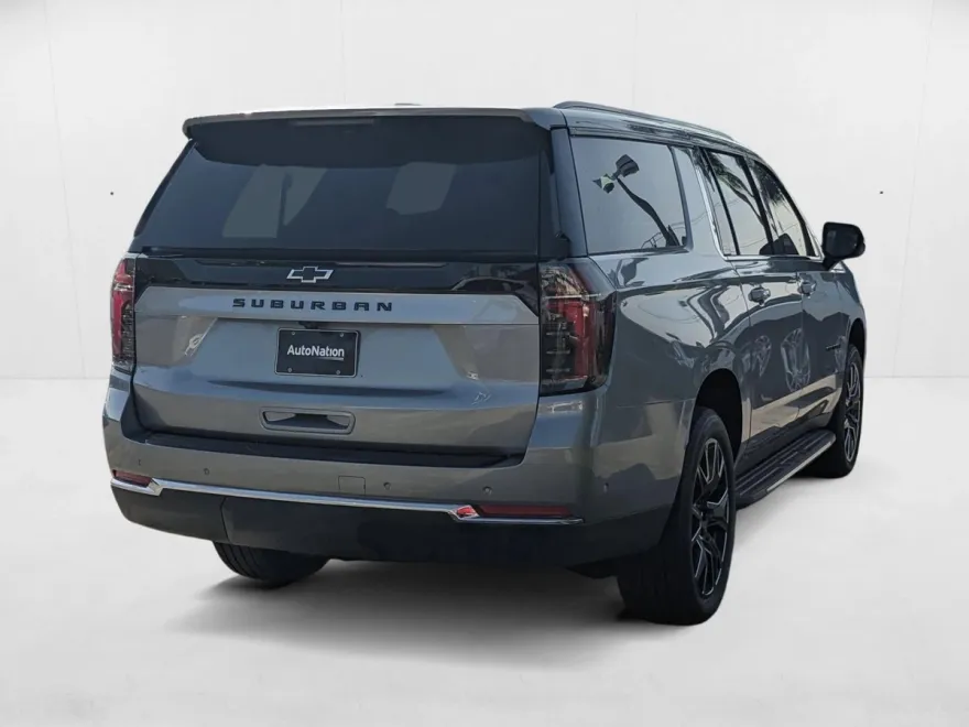 2025 Chevrolet Suburban LS photo 1