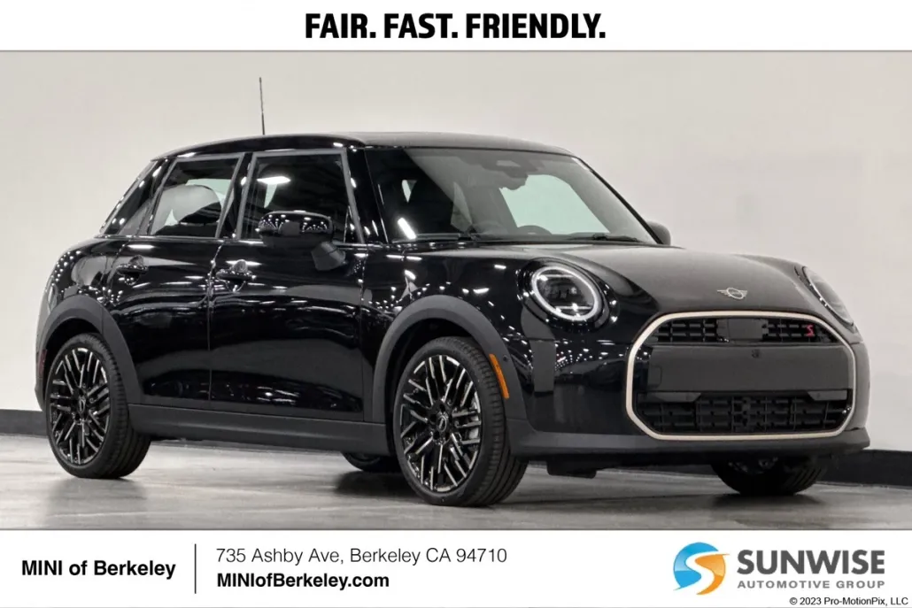 2025 Mini Cooper 4 Door Hardtop Iconic photo 1