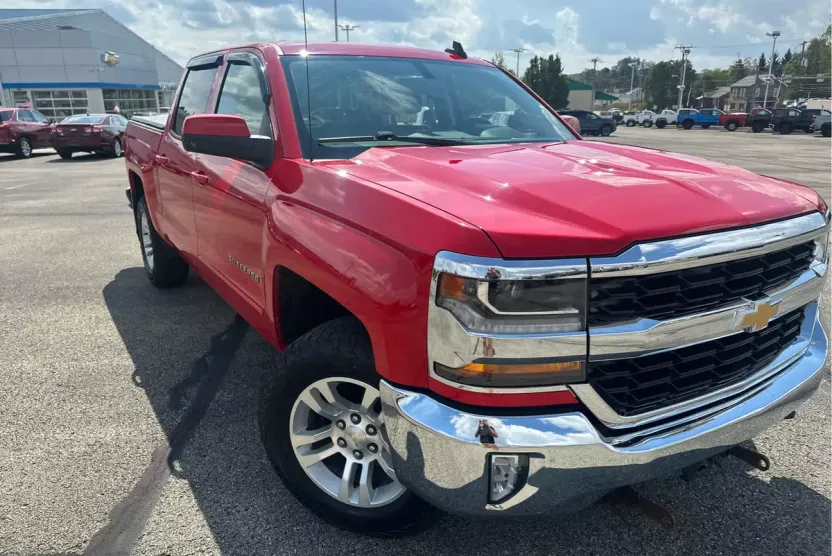 2016 Chevrolet Silverado 1500 LT photo 1