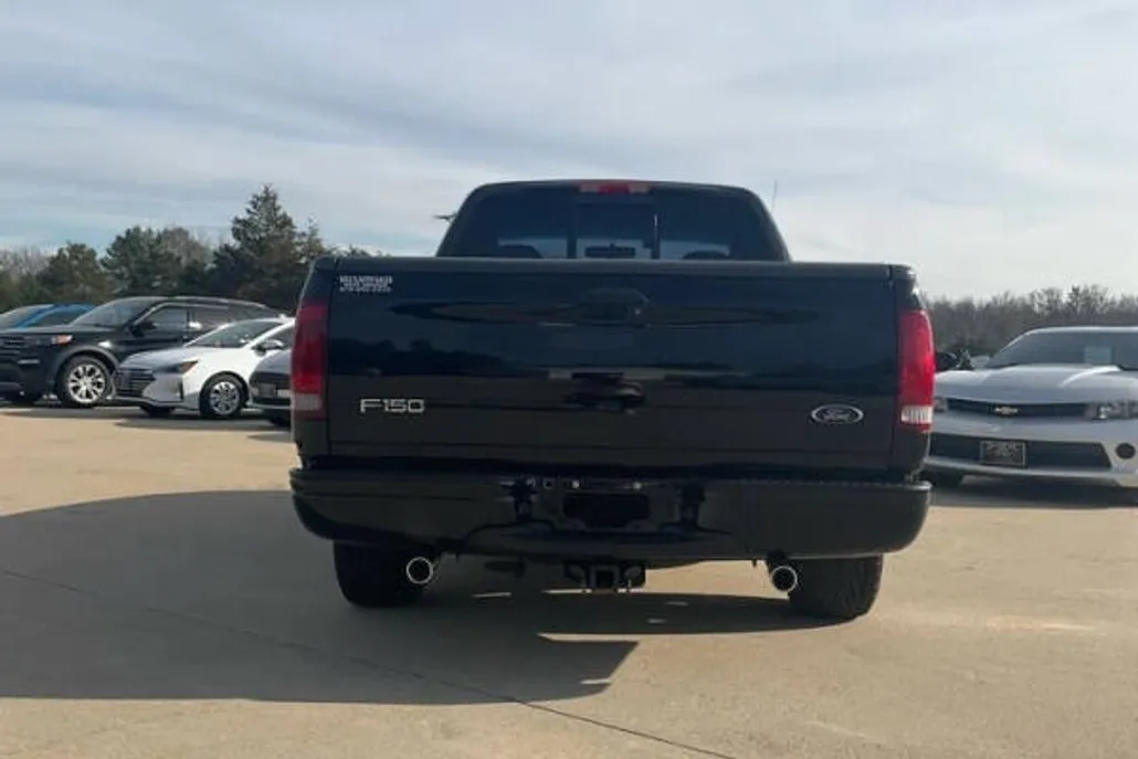 2002 Ford F-150 XLT photo 1