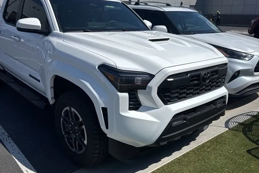 2024 Toyota Tacoma TRD Sport photo 1