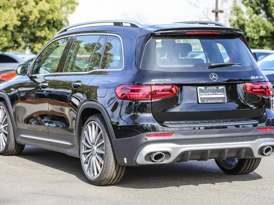 2025 Mercedes Benz GLB AMG 35 photo 1