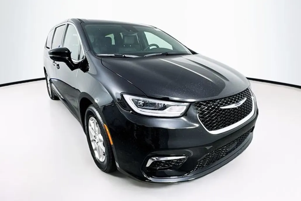 2025 Chrysler Pacifica photo 1