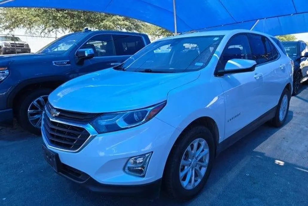 2020 Chevrolet Equinox LT photo 1