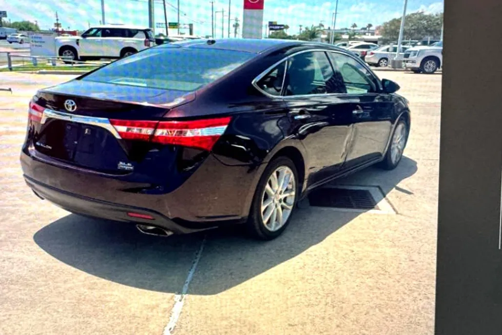 2013 Toyota Avalon XLE photo 1