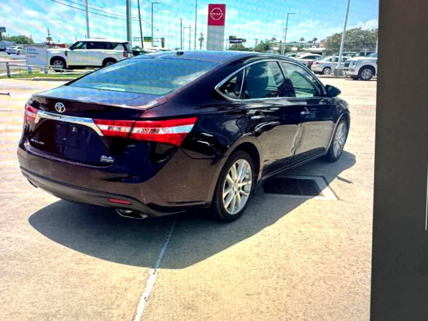 2013 Toyota Avalon XLE photo 1