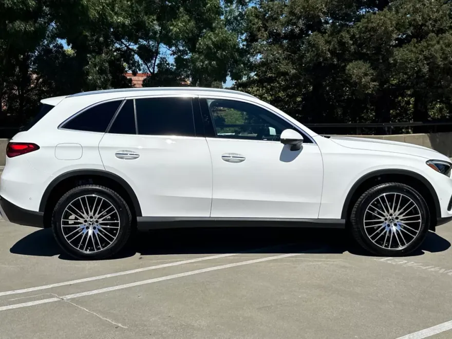 2026 Mercedes Benz GLC 300 4MATIC photo 1
