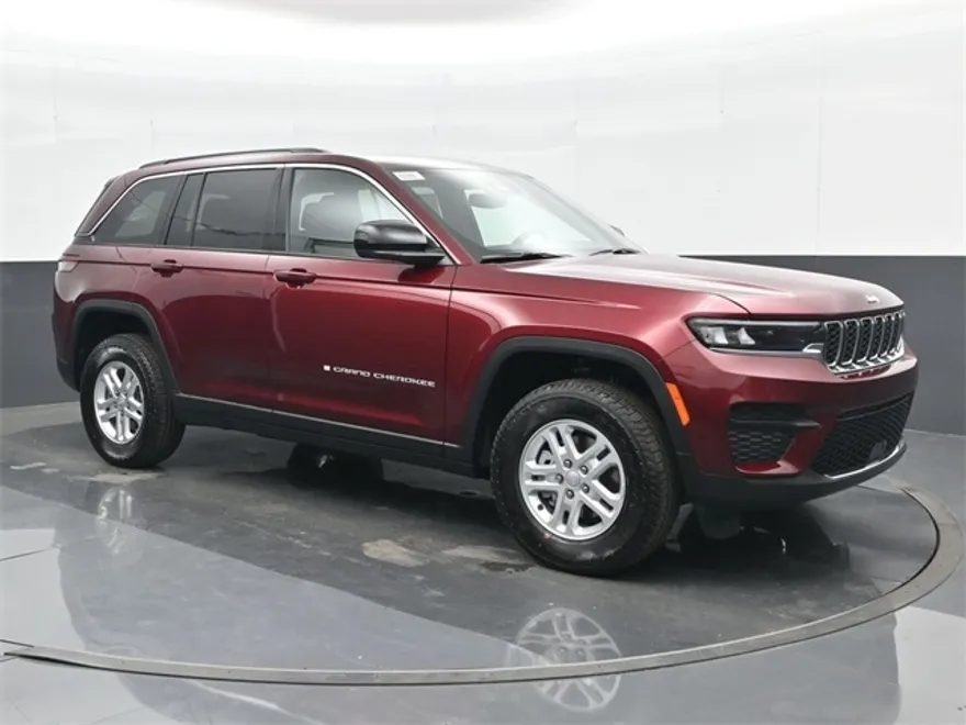 2024 Jeep Grand Cherokee Laredo photo 1
