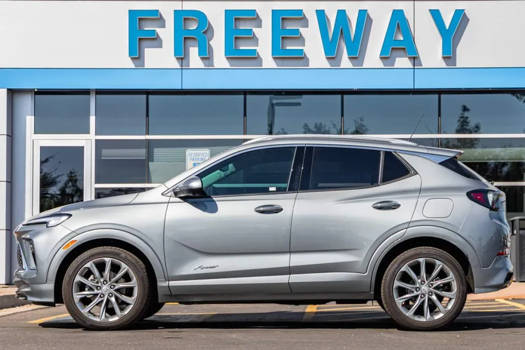 2025 Buick Encore GX Avenir photo 1