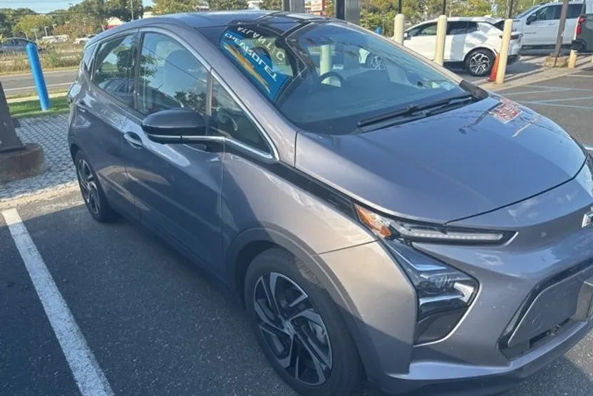 2023 Chevrolet Bolt EV 2LT photo 1