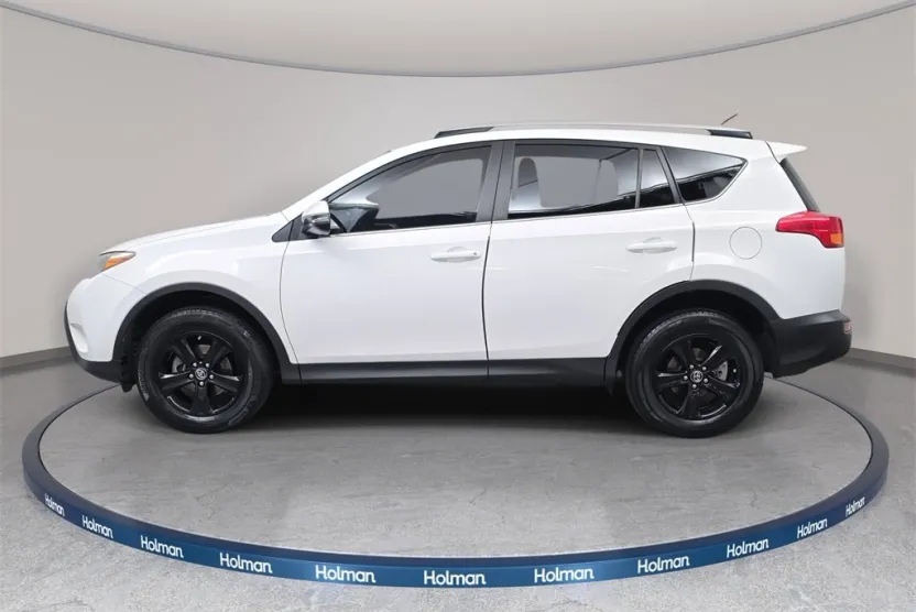2015 Toyota RAV4 XLE photo 1