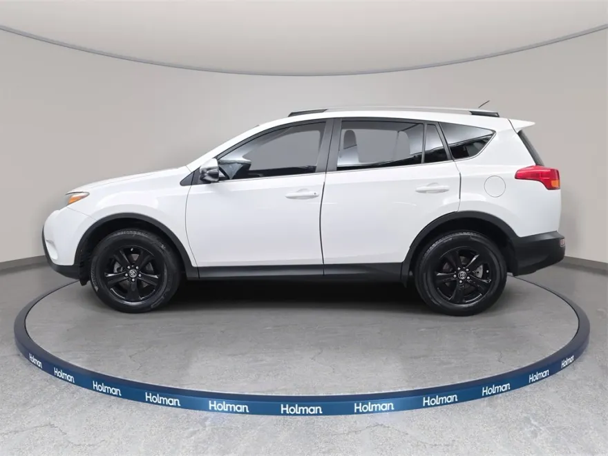 2015 Toyota RAV4 XLE photo 1